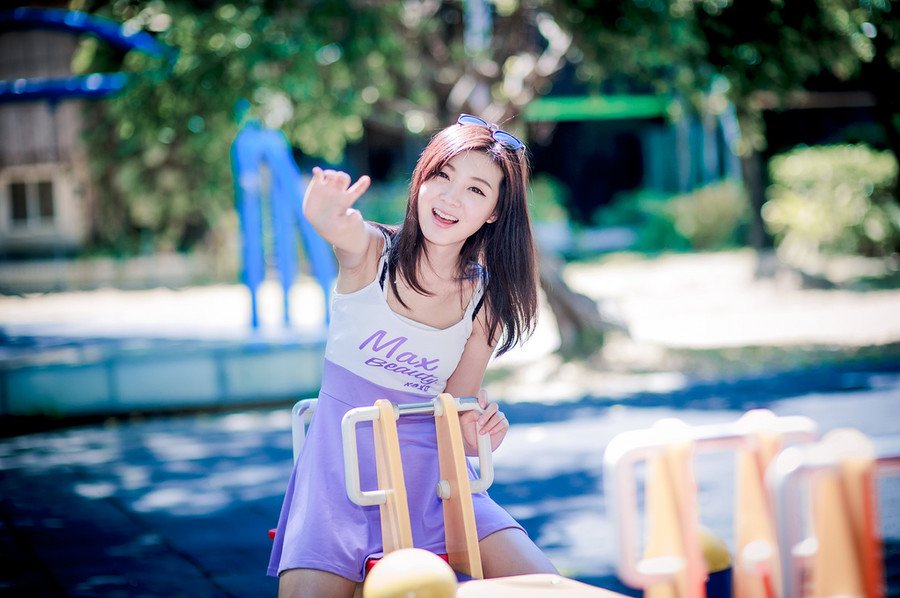 友谊的悲痛莫过于，你把一个人当成你最好的朋友，但她并没有像你一样把当你成她最好的朋友！
